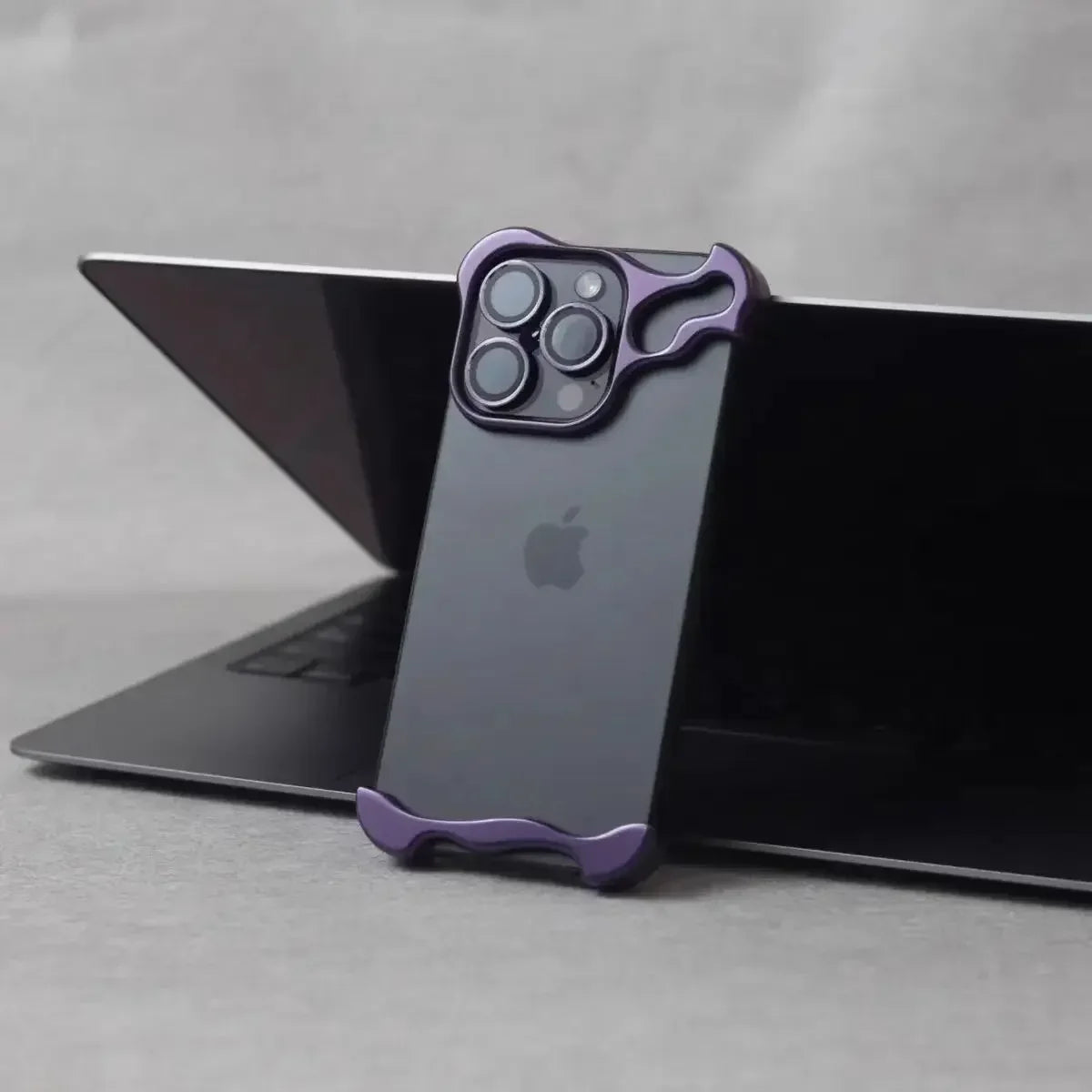 Funda Bumper de Metal para iPhone – Diseño Irregular, Protección de Lente, iPhone 13 al 18 Pro Max