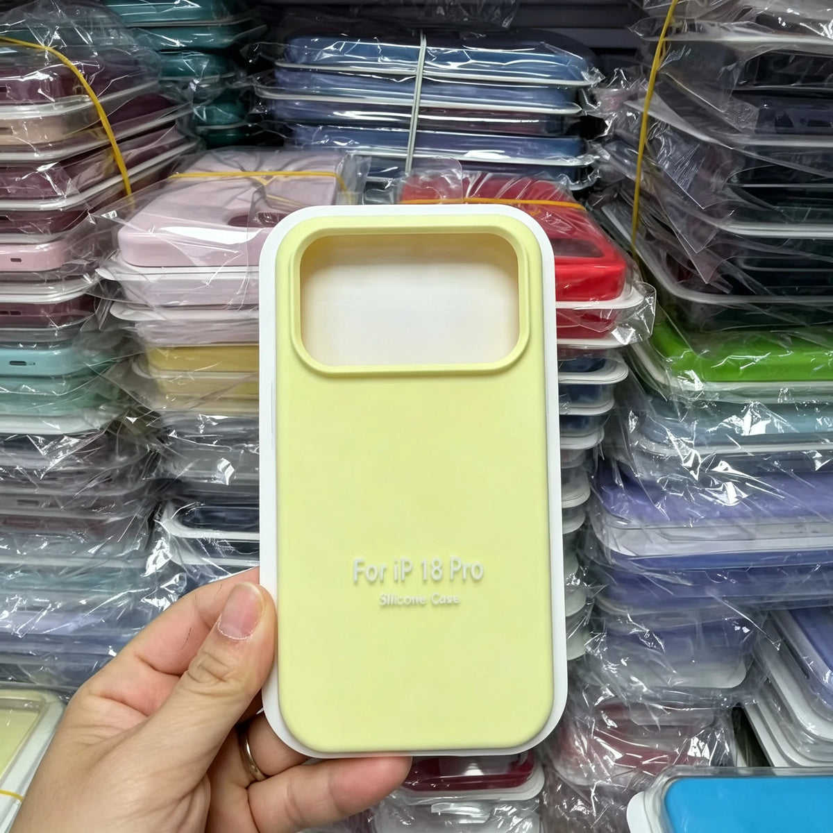 Funda de Silicona Líquida para iPhone 18 17 16 15 Pro Max Plus – Antihuella, Antigolpes, con Forro Aterciopelado