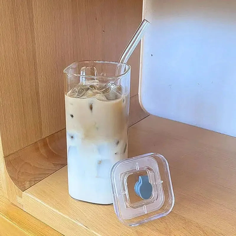 Vaso de Vidrio Cuadrado con Tapa y Sorbete – Para Café, Jugos y Más