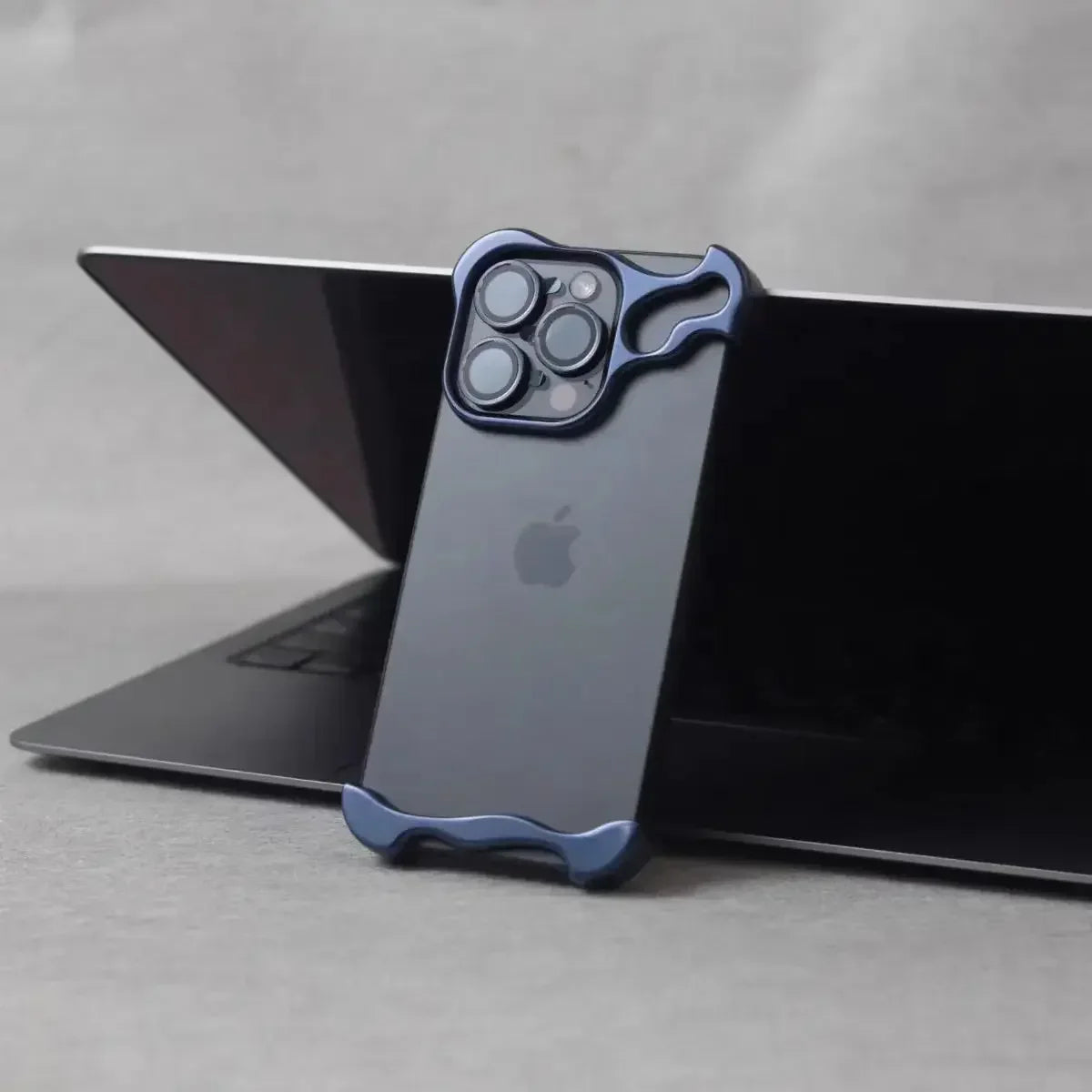 Funda Bumper de Metal para iPhone – Diseño Irregular, Protección de Lente, iPhone 13 al 18 Pro Max