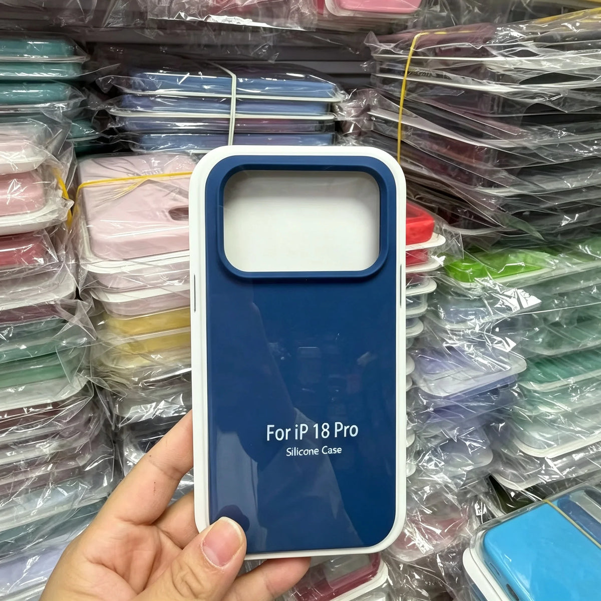 Funda de Silicona Líquida para iPhone 18 17 16 15 Pro Max Plus – Antihuella, Antigolpes, con Forro Aterciopelado