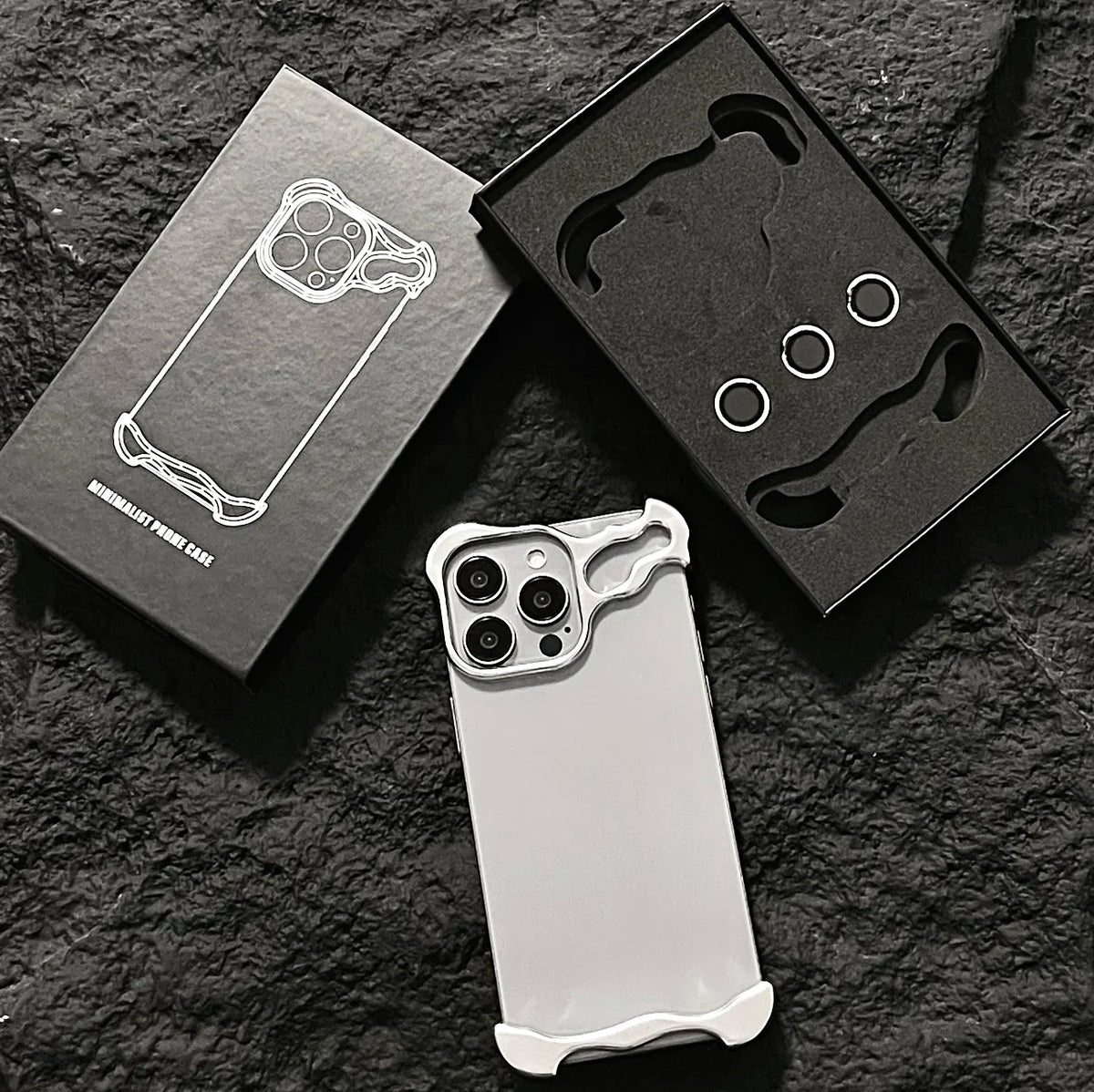 Funda Bumper de Metal para iPhone – Diseño Irregular, Protección de Lente, iPhone 13 al 18 Pro Max