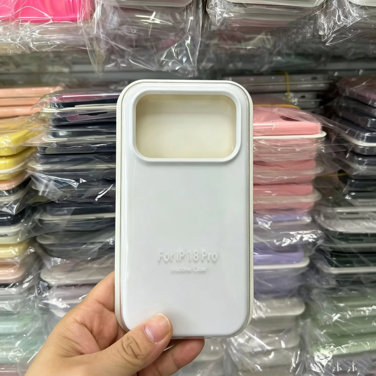 Funda de Silicona Líquida para iPhone 18 17 16 15 Pro Max Plus – Antihuella, Antigolpes, con Forro Aterciopelado